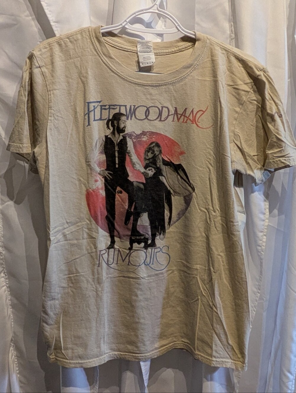 16 Fleetwood Mac Rumours Graphic T-Shirt Tan Sand Mens Medium Gildan Softstyle